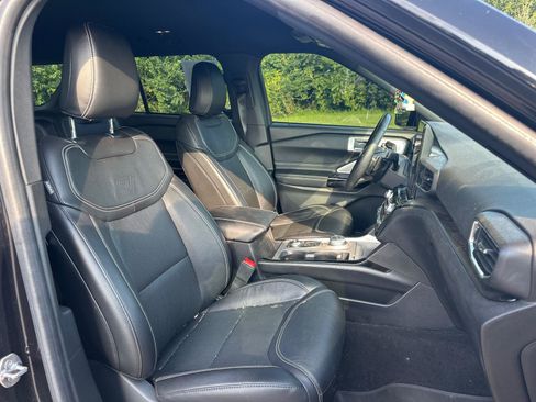 Used 2022 Ford Explorer ST w/ Equipment Group 401A AWD/4WD image 21