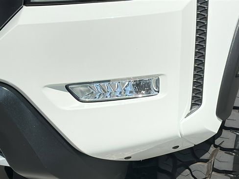 Certified 2023 Nissan Frontier PRO-4X w/ Technology Package AWD/4WD image 5