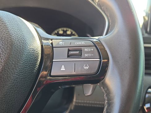 Certified 2025 Honda Pilot EX-L image 18