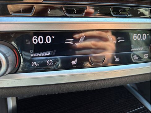 Used 2018 BMW 750i image 37