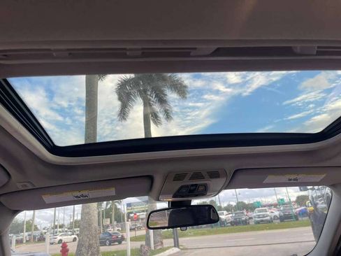 Used 2017 BMW 320i xDrive Sedan image 17