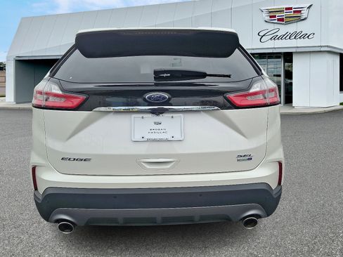 Used 2019 Ford Edge SEL w/ Equipment Group 201A image 5