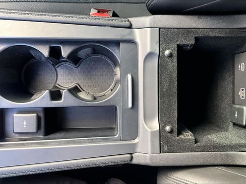 Used 2021 Jaguar F-PACE S image 33