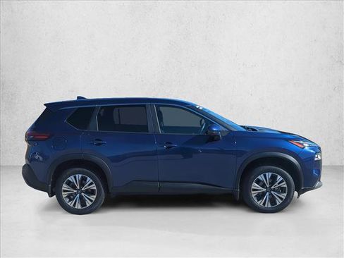 Used 2023 Nissan Rogue SV image 4