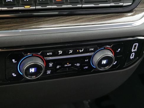 Used 2023 Chevrolet Silverado 1500 LT image 23