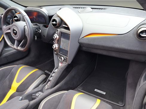 Used 2022 McLaren 720S Spider image 16