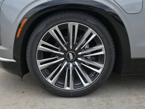 New 2026 Cadillac Vistiq Premium Luxury w/ LPO, Floor Liner Package image 28