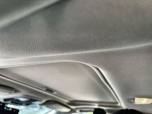 Used 2025 Subaru Crosstrek 2.0i Premium image 19