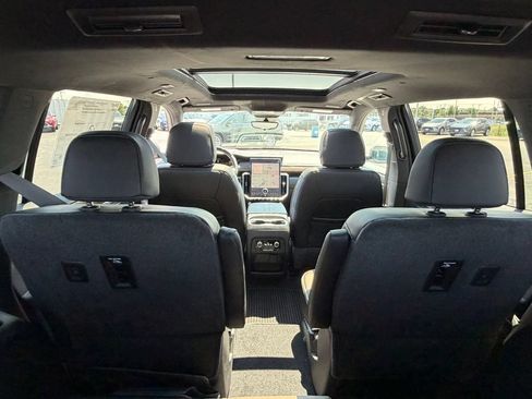 New 2026 GMC Acadia Denali Ultimate AWD/4WD image 11