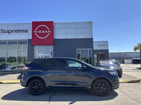 Used 2024 Ford Edge SE w/ Black Appearance Package image 7