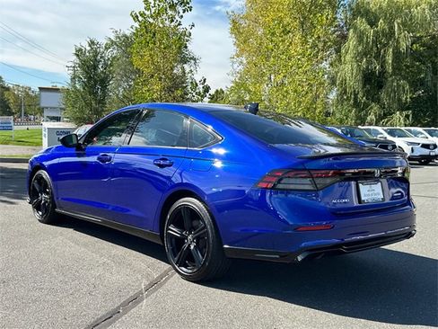 Used 2025 Honda Accord Sport image 2