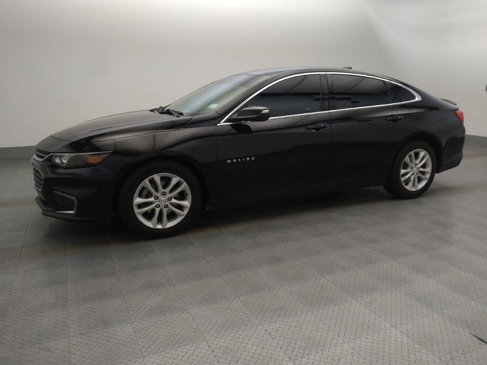 Used 2017 Chevrolet Malibu LT w/ Leather Package FWD image 2