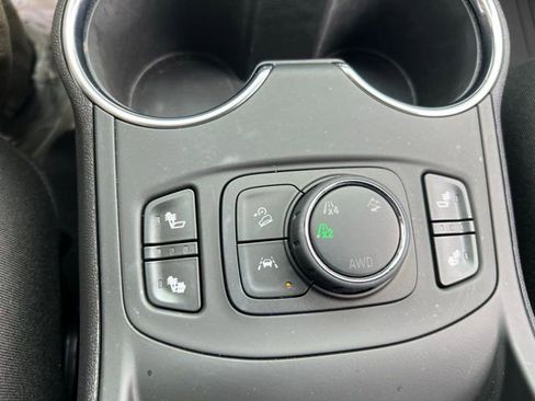 Used 2023 GMC Terrain SLE w/ Driver Convenience Package image 24