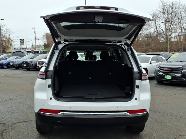 Used 2023 Jeep Grand Cherokee Limited AWD/4WD image 11
