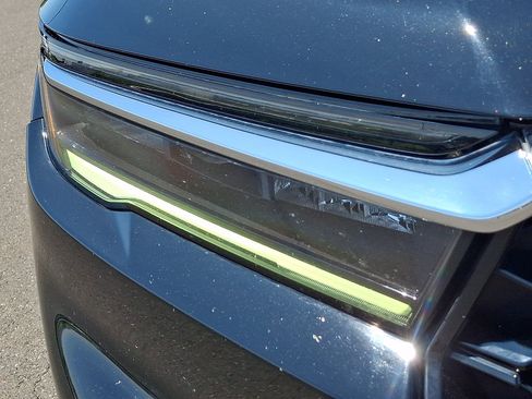 Used 2023 Honda Pilot Touring image 9