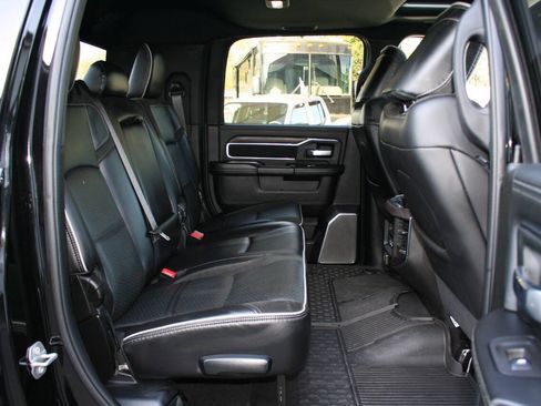 Used 2025 RAM 2500 Laramie AWD/4WD image 23
