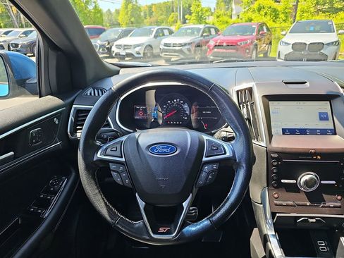 Used 2019 Ford Edge ST w/ Convenience Package AWD/4WD image 13