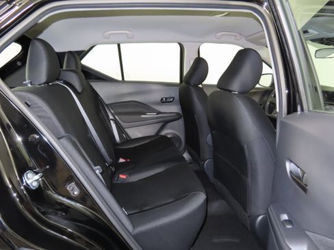 Certified 2025 Nissan Kicks Play S image 30