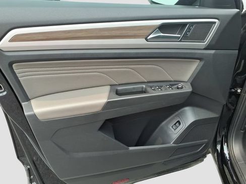 Used 2023 Volkswagen Atlas SEL AWD/4WD image 23