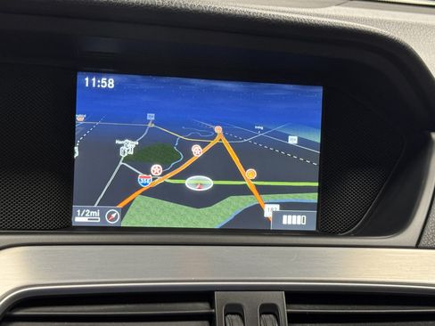 Used 2013 Mercedes-Benz C 250 Sedan image 11