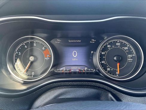 Used 2019 Jeep Cherokee Limited image 21