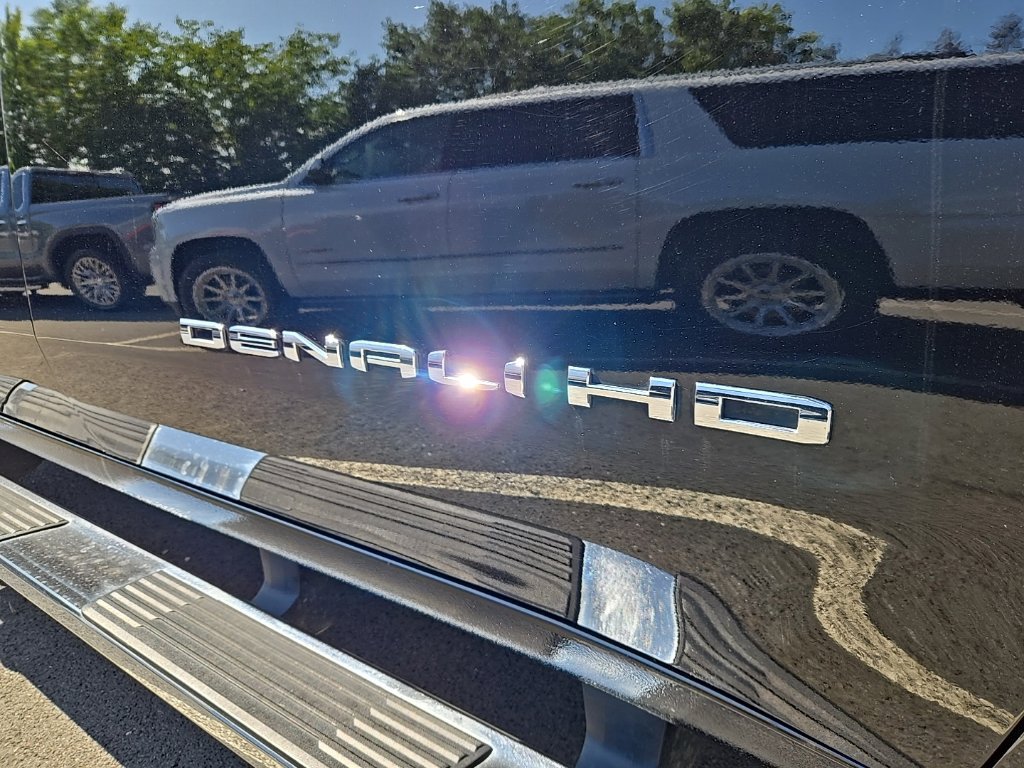 Used 2024 GMC Sierra 2500 Denali w/ Denali Reserve Package AWD/4WD image 11