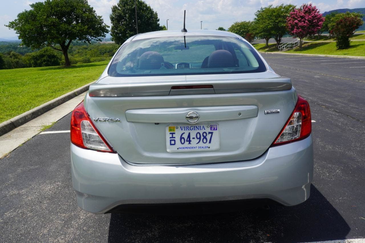 Used 2017 Nissan Versa SV w/ SV Special Edition Package FWD image 11