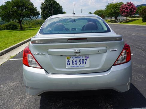 Used 2017 Nissan Versa SV w/ SV Special Edition Package FWD image 11