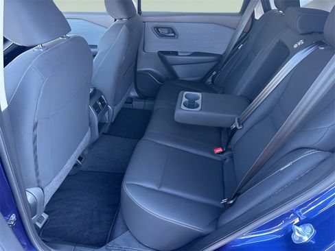 Used 2023 Nissan Rogue S image 14