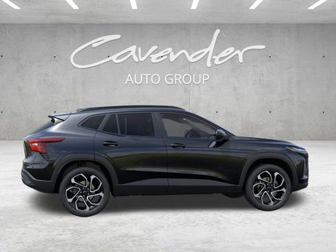 New 2026 Chevrolet Trax RS w/ Sunroof Package FWD image 5