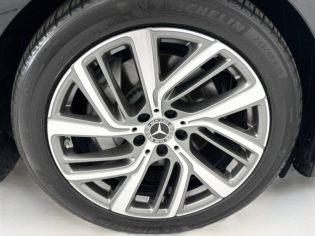 Used 2024 Mercedes-Benz E 350 4MATIC Sedan image 31