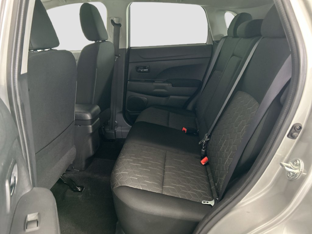 Used 2024 Mitsubishi Outlander Sport ES AWD/4WD image 19