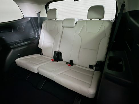 Used 2022 Kia Telluride SX w/ Towing Package FWD image 30