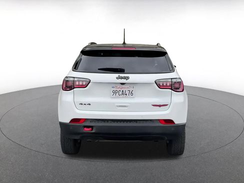 Used 2025 Jeep Compass Trailhawk image 12