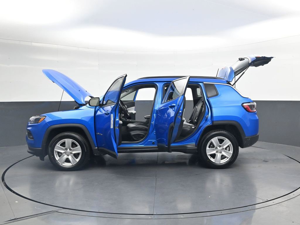 Used 2022 Jeep Compass Latitude w/ Convenience Group AWD/4WD image 42