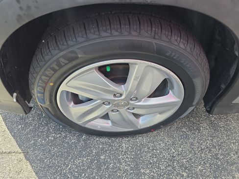 Used 2019 Honda HR-V EX image 9