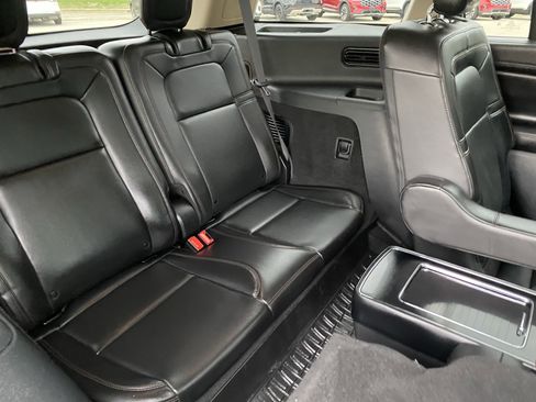 Used 2024 Lincoln Aviator Reserve w/ Equipment Group 201A image 12