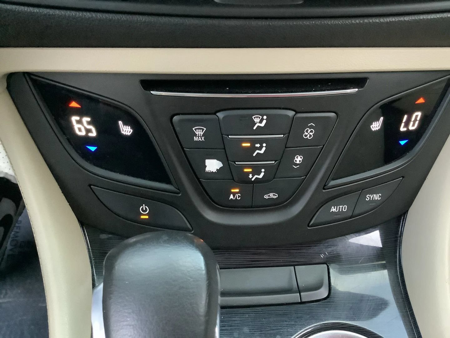 Used 2016 Buick Envision Premium AWD/4WD image 33