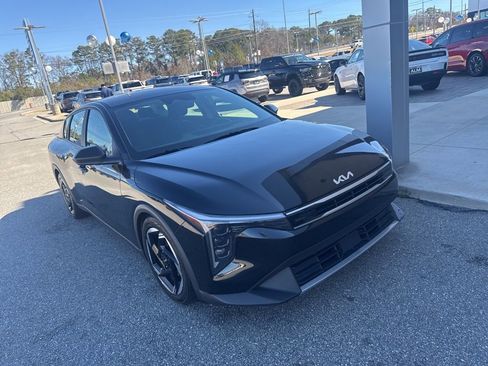 Used 2025 Kia K4 EX image 3