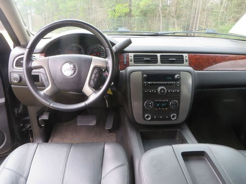 Used 2011 GMC Yukon XL SLT image 14