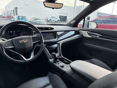 Used 2024 Cadillac XT6 Premium Luxury w/ Technology Package image 13