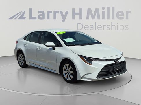 Certified 2025 Toyota Corolla LE FWD image 7
