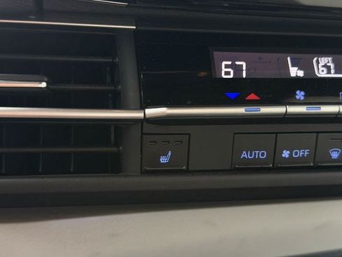 Used 2024 Toyota Sienna XSE FWD image 22