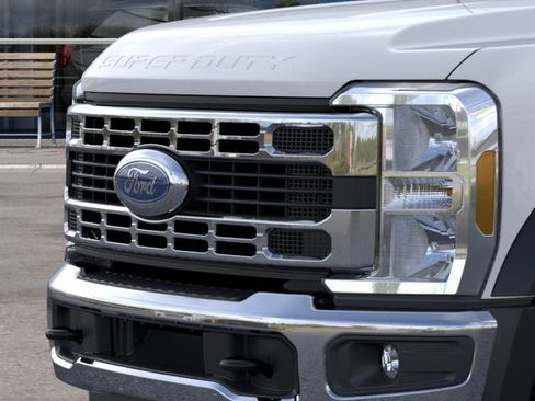 New 2026 Ford F550 4x4 Regular Cab Super Duty w/ XL Chrome Package image 39
