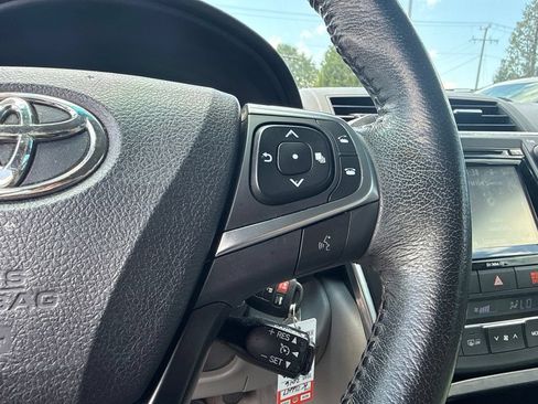 Used 2016 Toyota Camry XLE FWD image 8