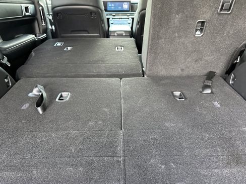 Certified 2025 Hyundai Santa Fe SEL image 16