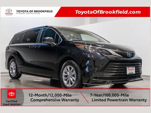 Used 2024 Toyota Sienna LE image 1
