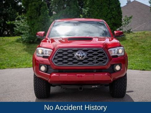 Used 2020 Toyota Tacoma TRD Sport AWD/4WD image 2