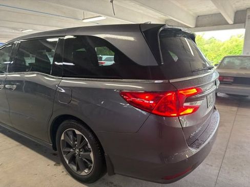 Used 2022 Honda Odyssey Elite image 12