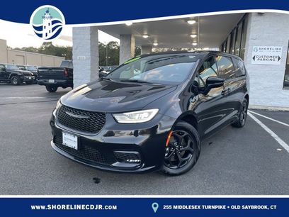 Used 2022 Chrysler Pacifica Limited w/ S Appearance Package